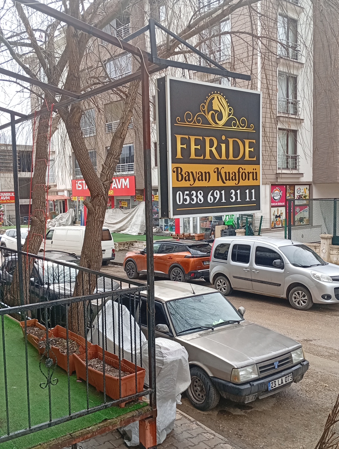 Feride Bayan Kuaförü